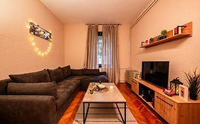 Cozy Apartment In City Center